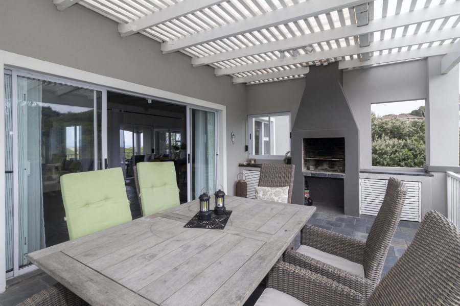 5 Bedroom Property for Sale in West Beach Eastern Cape